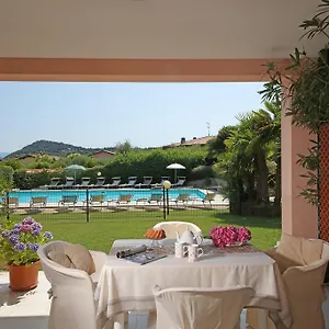 https://residence-corte-degli-olivi.it-lombardy.com