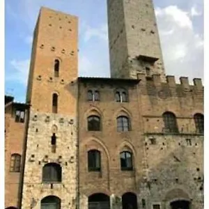 https://la-torre-useppi.it-tuscanyhotel.com